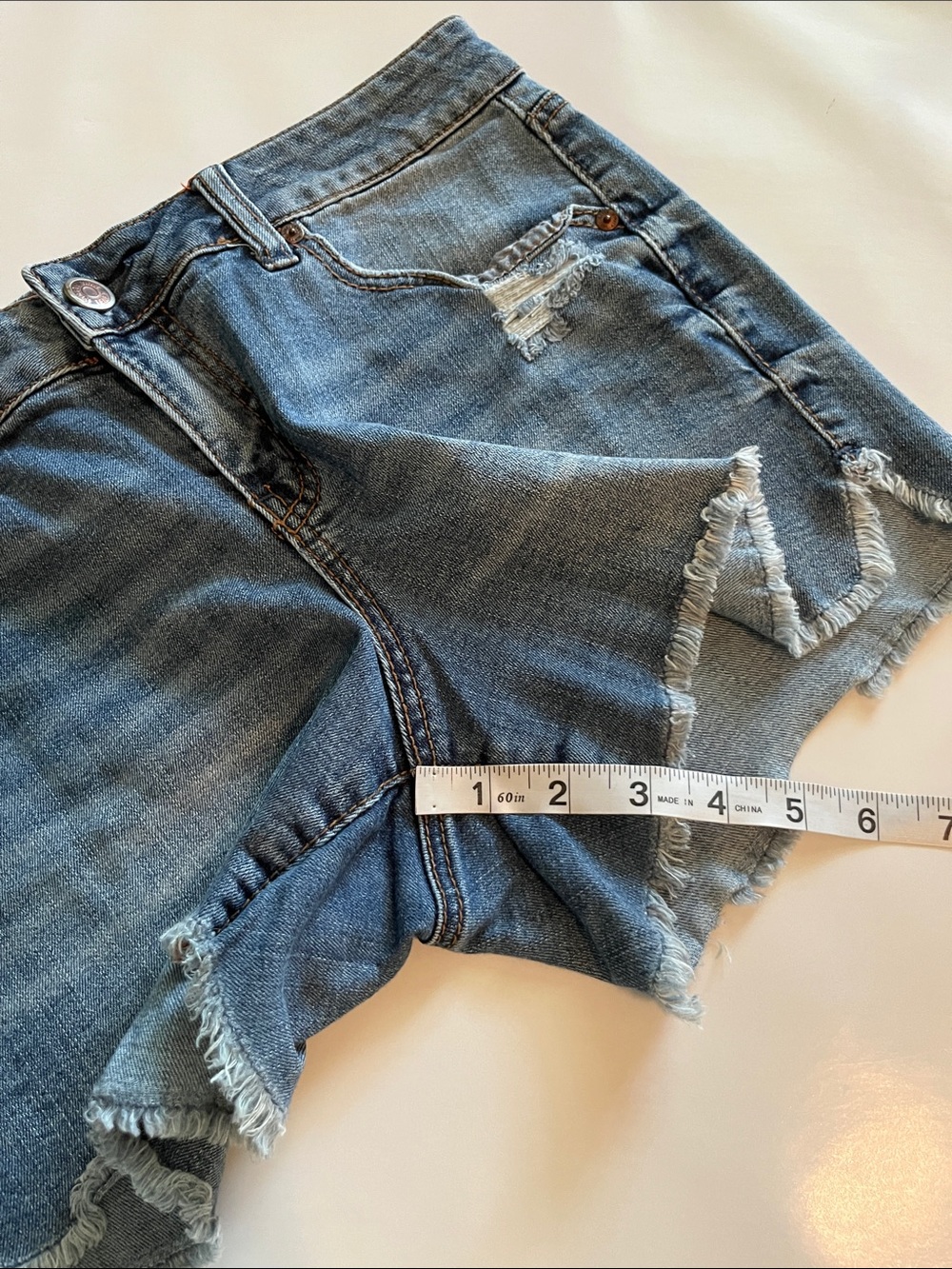 Level 99 Mid Rise Shorts Size 29 - Picture 7 of 16
